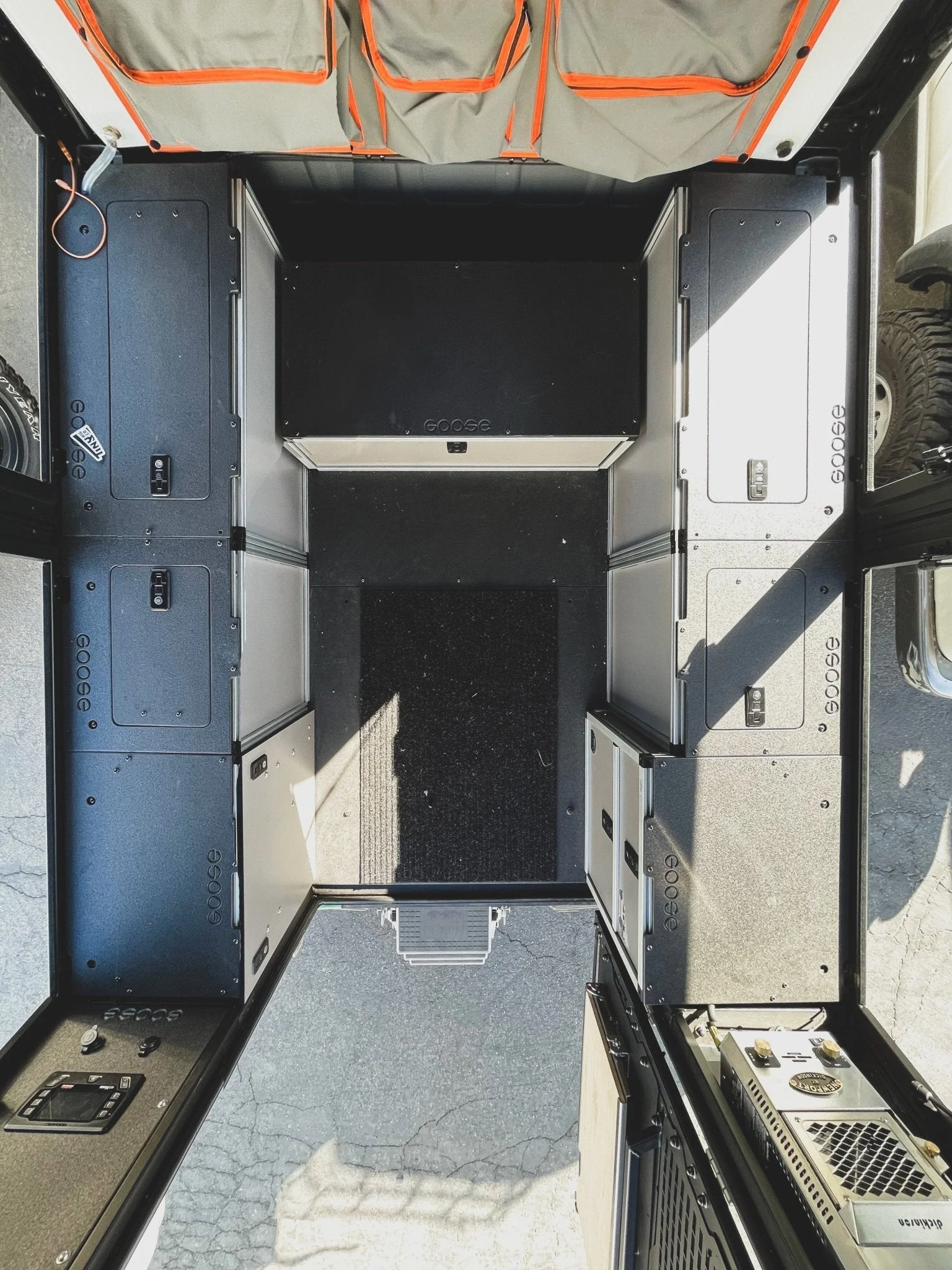Alu-Cab Alu-Cabin Canopy Camper - Toyota Tundra 2007-2021 2nd and 2.5 Gen. - Front Utility Module - 6'5" Bed - Image 4