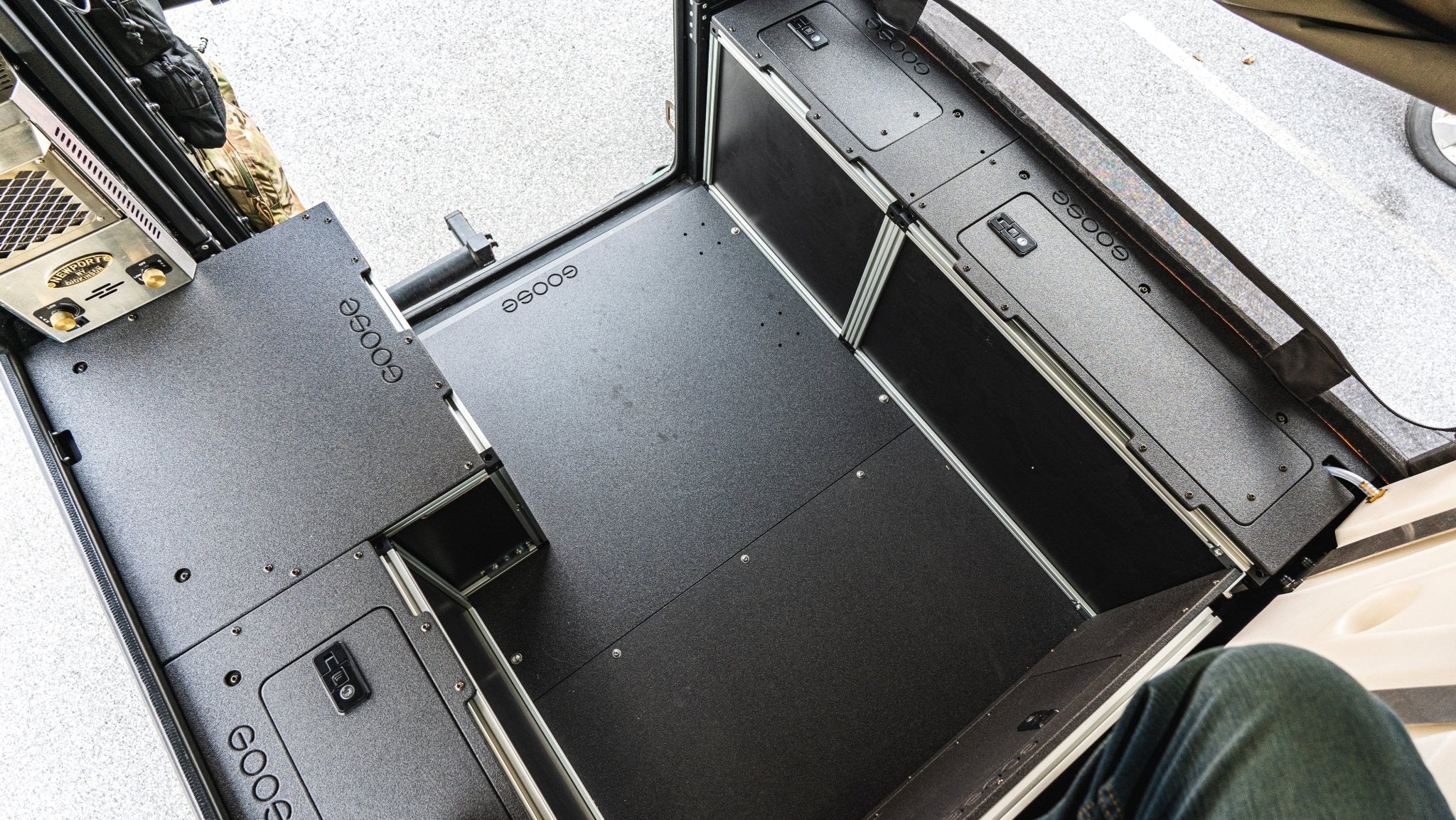 Alu-Cab Canopy Camper V2 - Ford Ranger 2019-2023 4th Gen. - Rear Utility Module - 5' Bed - Image 2