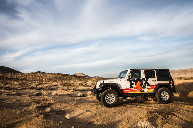 Fox 07+ Jeep JK 2.0 Performance Series 11.1in. Smooth Body IFP Front Shock (Aluminum) / 4-6in. Lift - Image 3