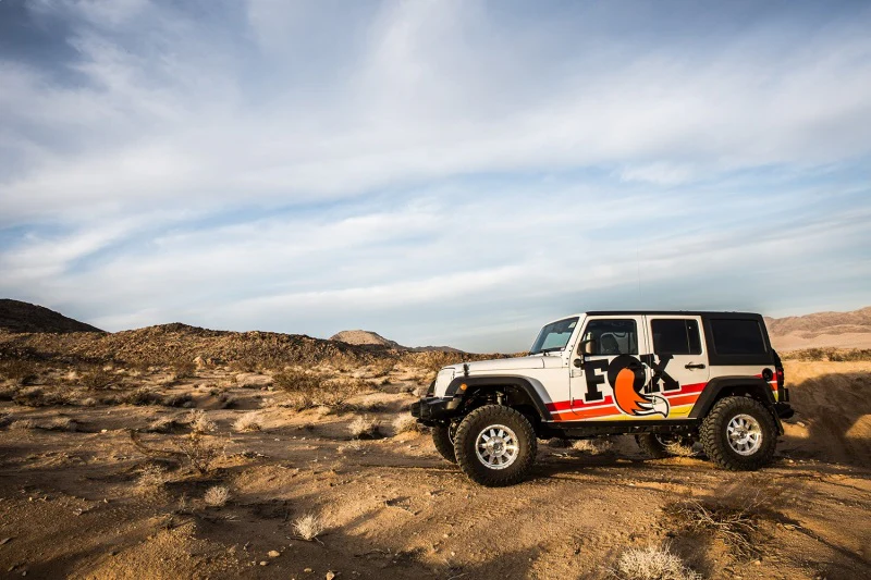 Fox 07+ Jeep JK 2.0 Performance Series 8.6in. Smooth Body IFP Rear Shock (Alum) / 0-2in Lift - Image 3