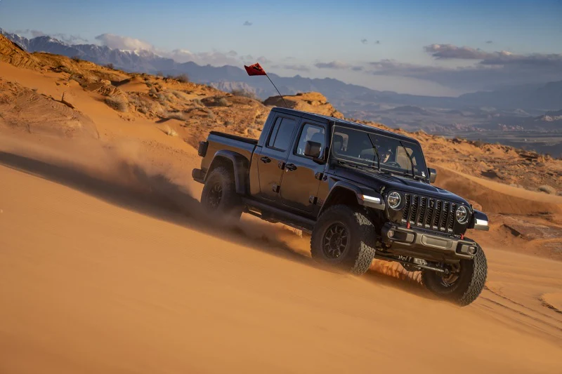 Fox 20-Up Jeep Gladiator 2.5 Performance Series Smooth Body Piggyback DSC Rear Shock 3.5-4in. Lift - Image 2