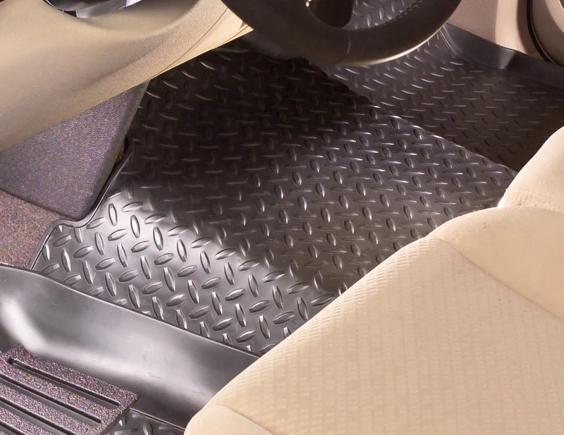 Husky Liners 96-99 Suburban/Tahoe/Yukon Classic Style Center Hump Black Floor Liner (w/Std. Shift) - Image 3