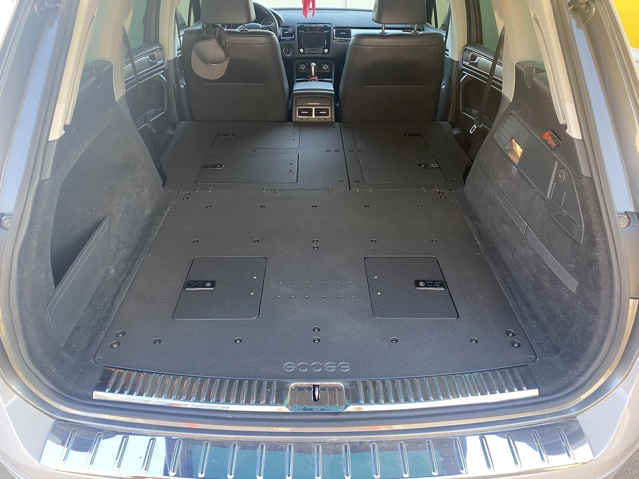 Porsche Cayenne 2011-2017 2nd Gen. - Second Row Seat Delete Plate System - Image 2