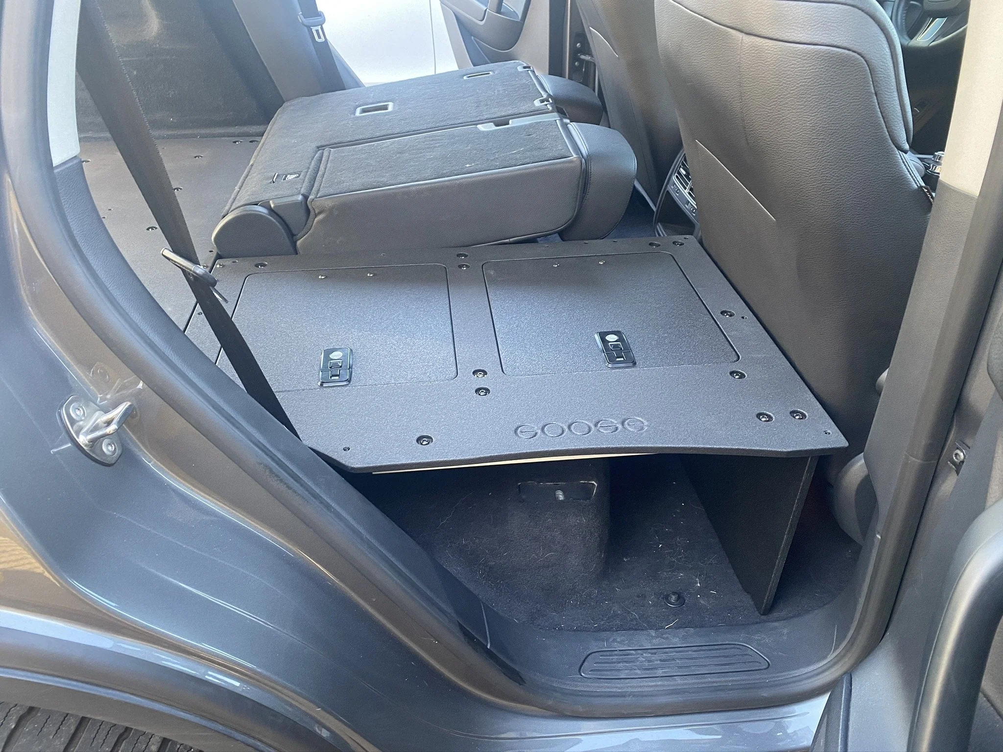 Porsche Cayenne 2011-2017 2nd Gen. - Second Row Seat Delete Plate System - Image 4